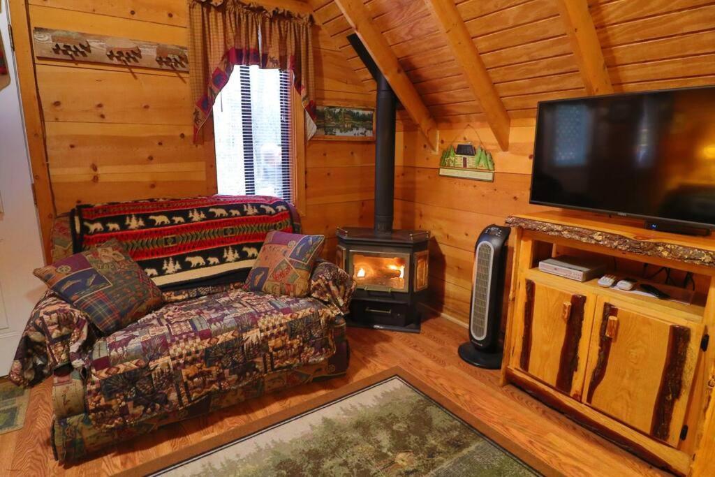 Cute Updated Mountain Cabin Fireplace #3 เฮเลน ภายนอก รูปภาพ